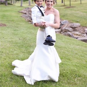 Elodie Mikado Ivory Size 6 Strapless Mermaid Wedding Dress